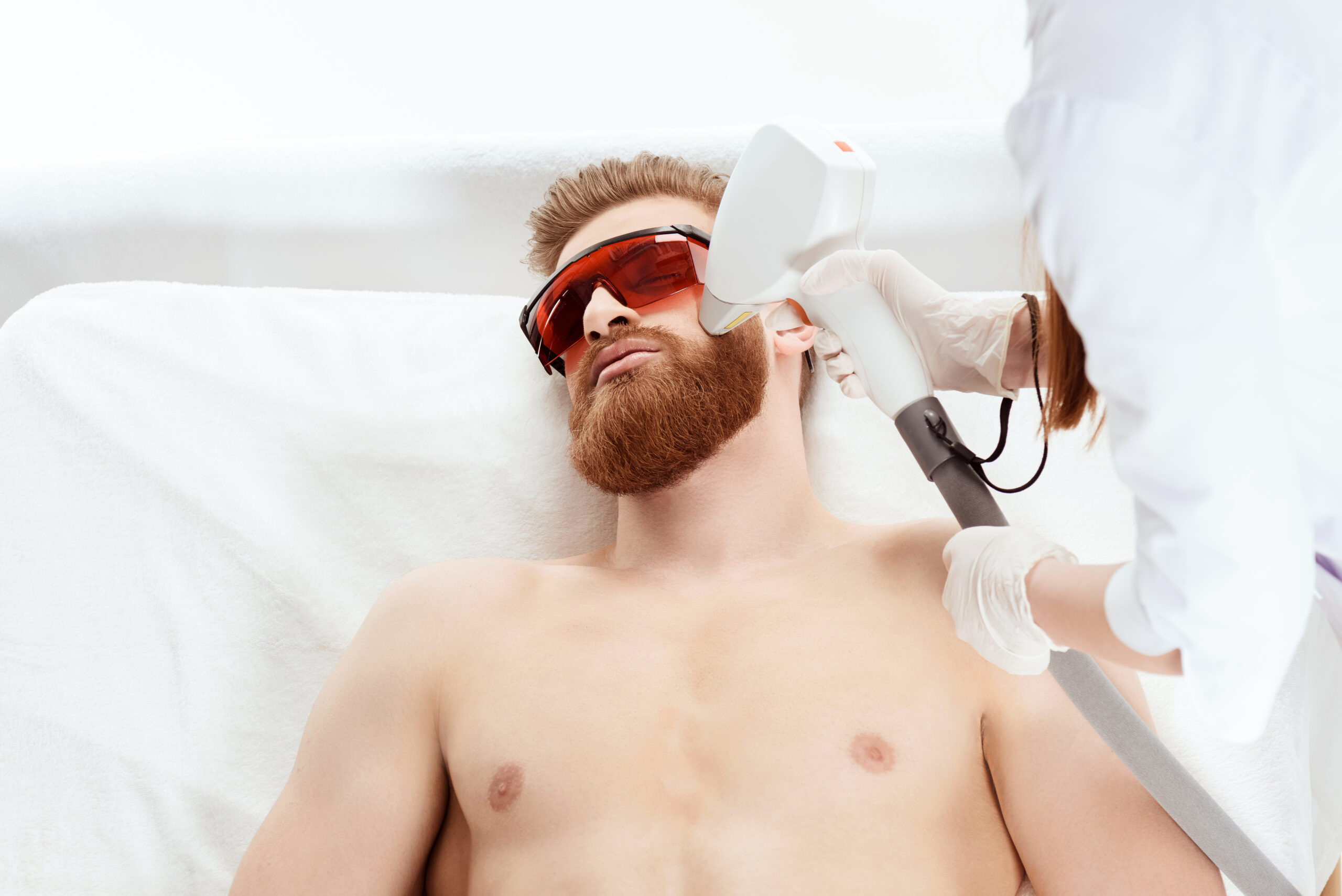 Laser Q-Switch e laser picossegundos: qual é a melhor opção para a minha clínica dermatológica?